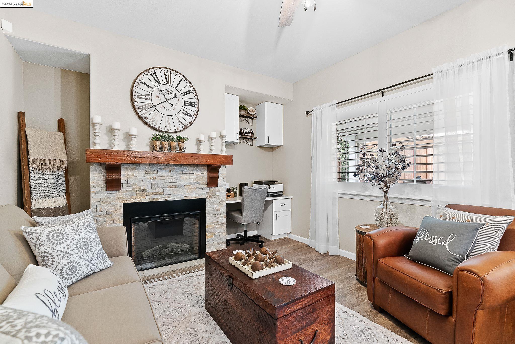 1792 Corte Vista St