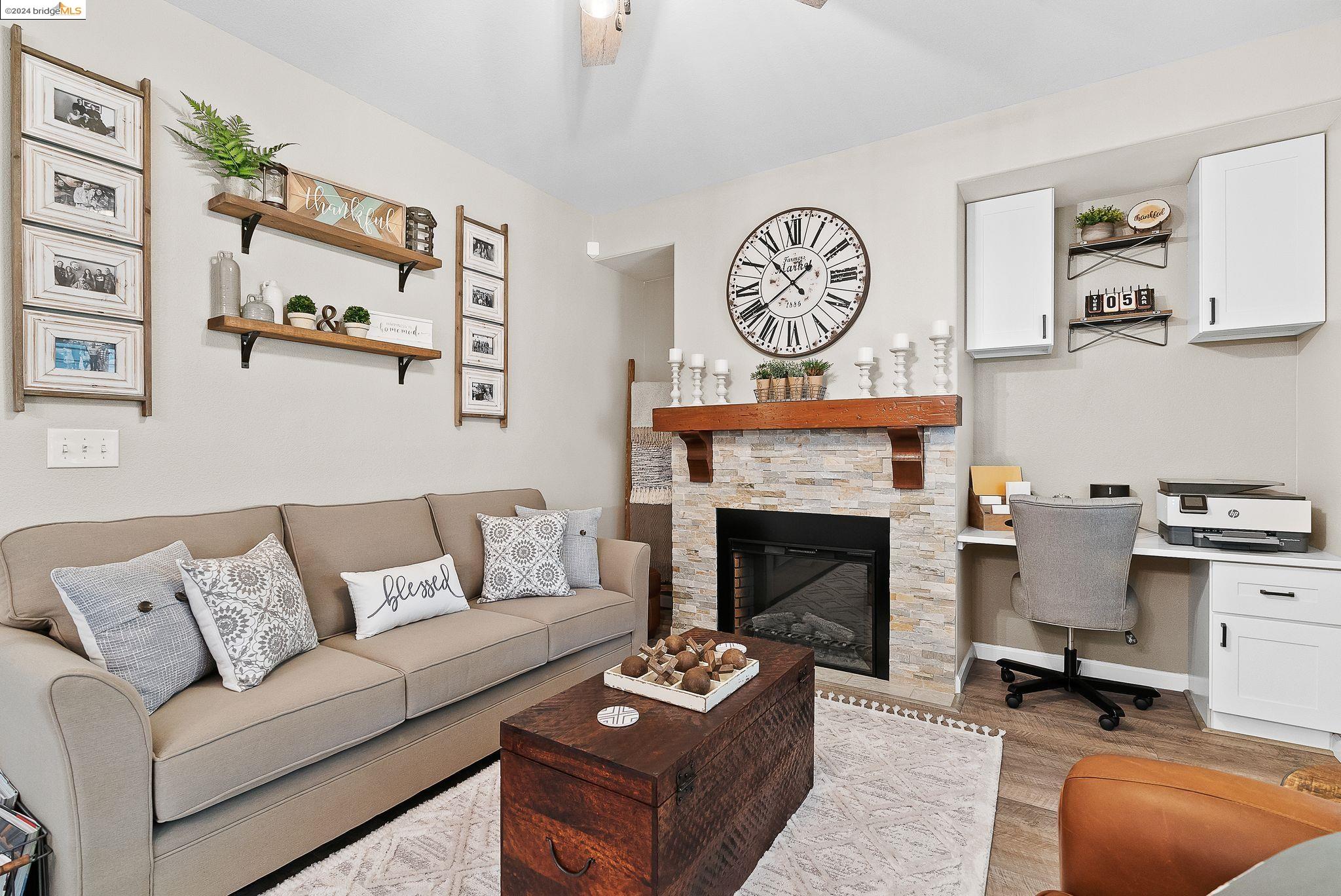 1792 Corte Vista St