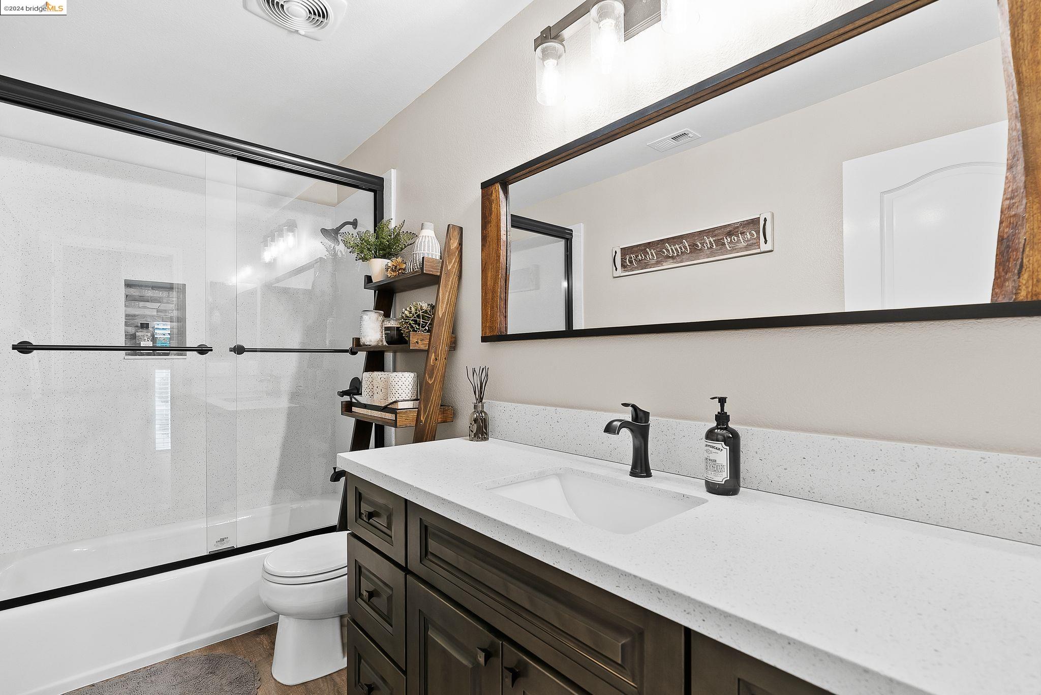 1792 Corte Vista St