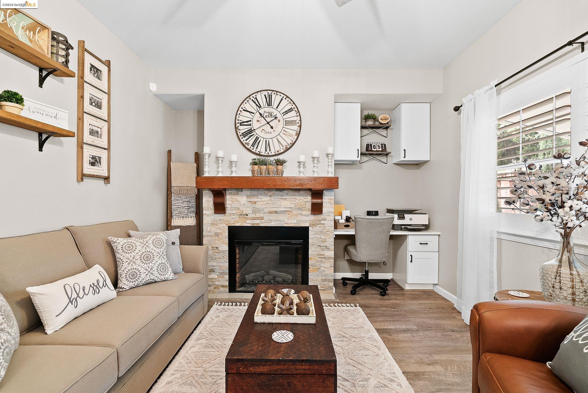 1792 Corte Vista St