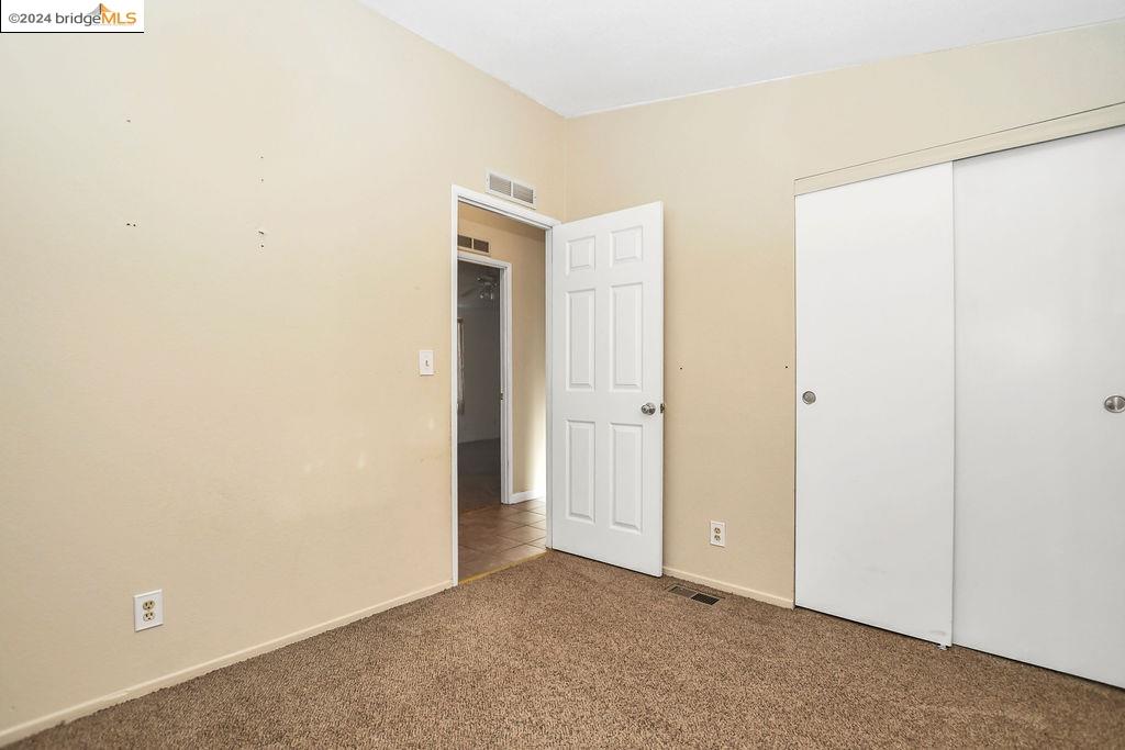 464 Reis Ave