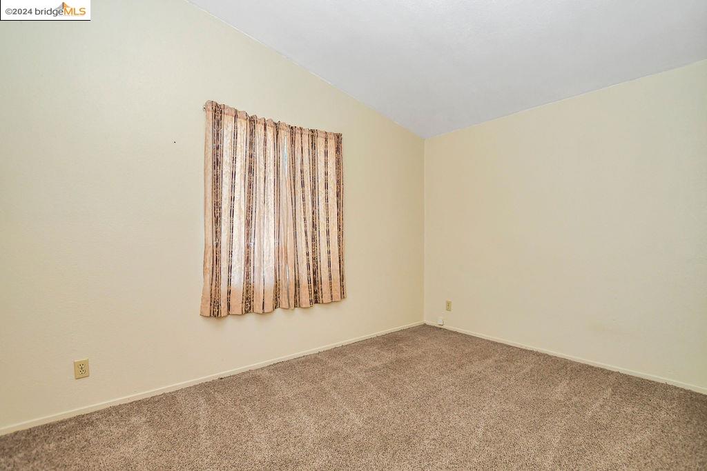 464 Reis Ave