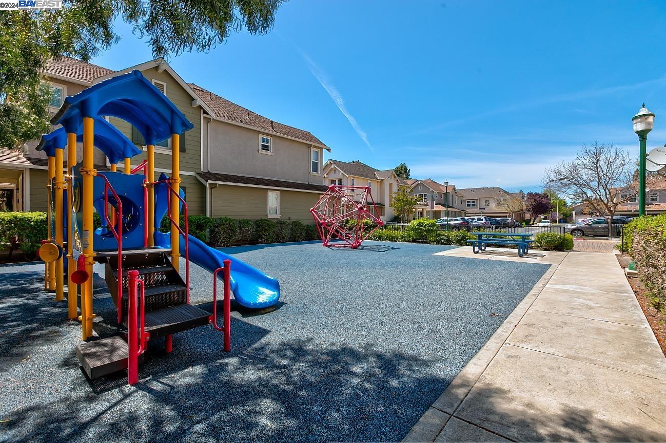 436 Boulder Ter
