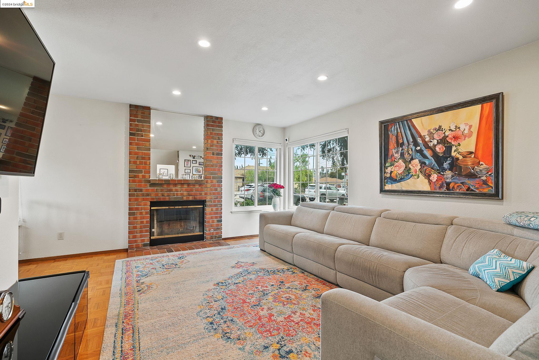 19705 Redwood Rd