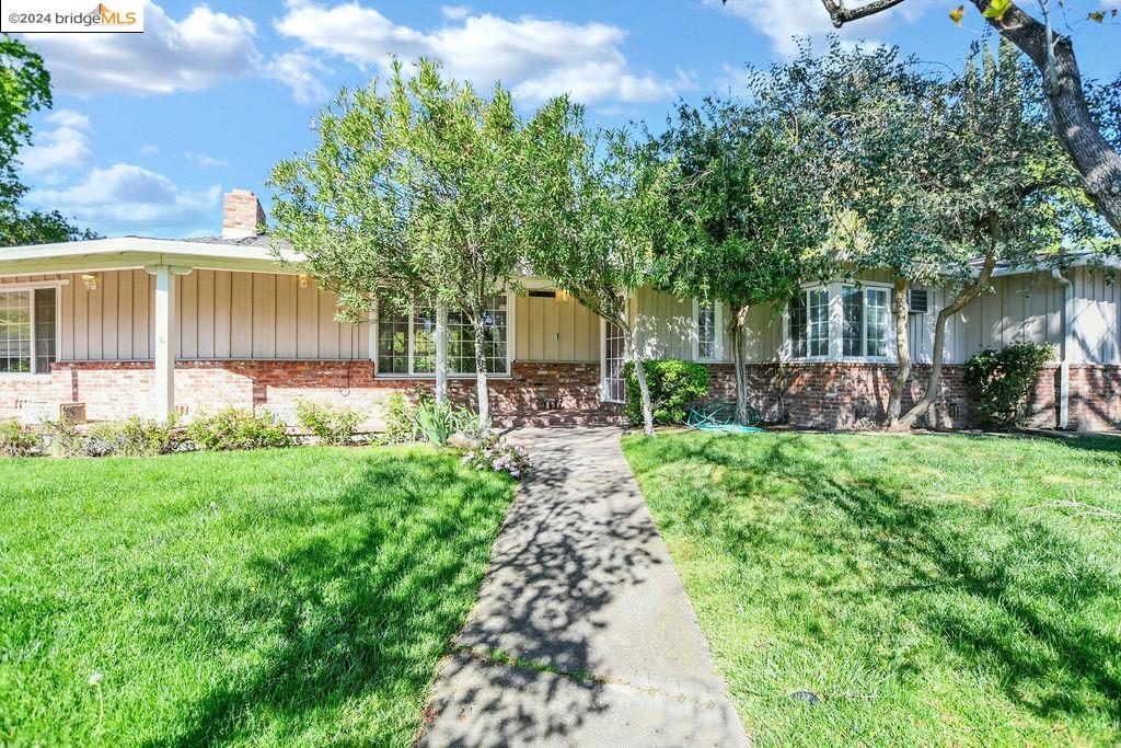 2036 San Miguel Dr