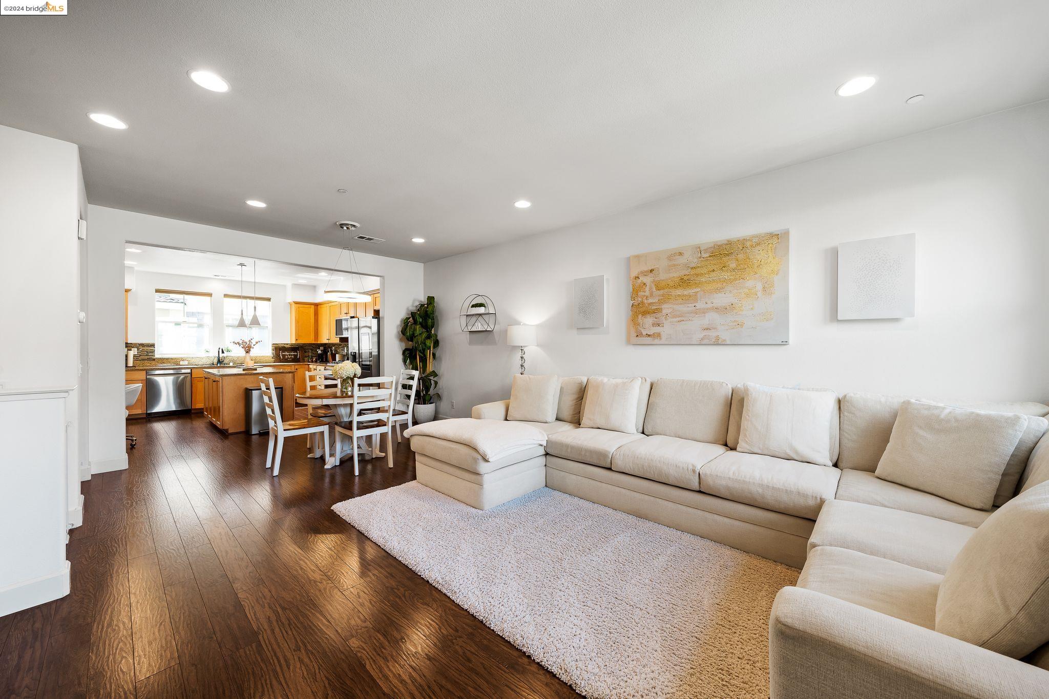 253 Sullivan Way