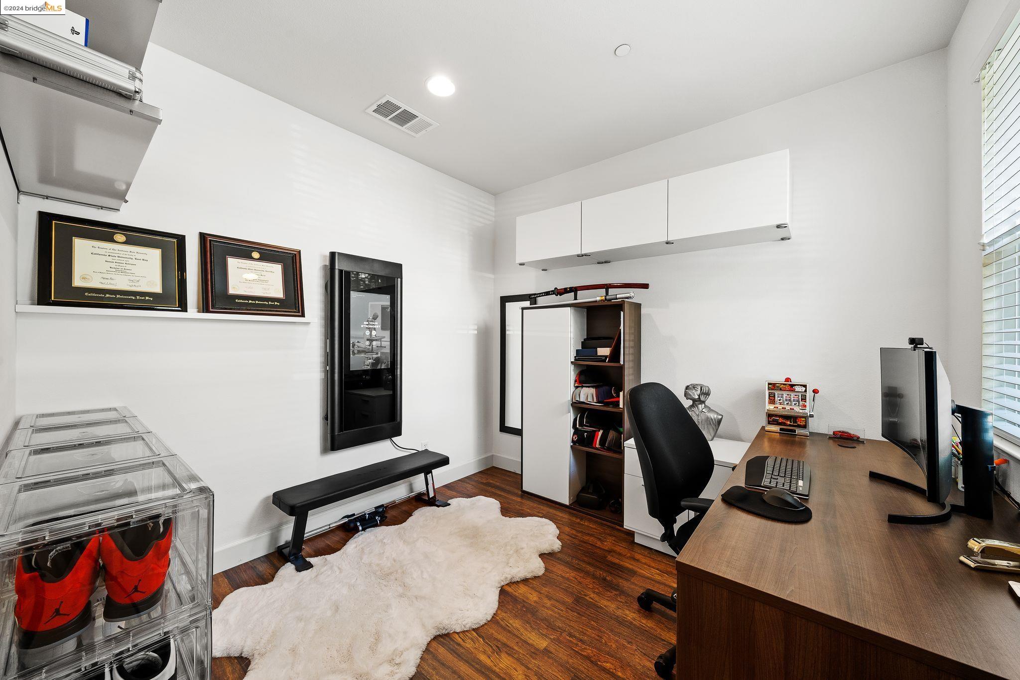 253 Sullivan Way