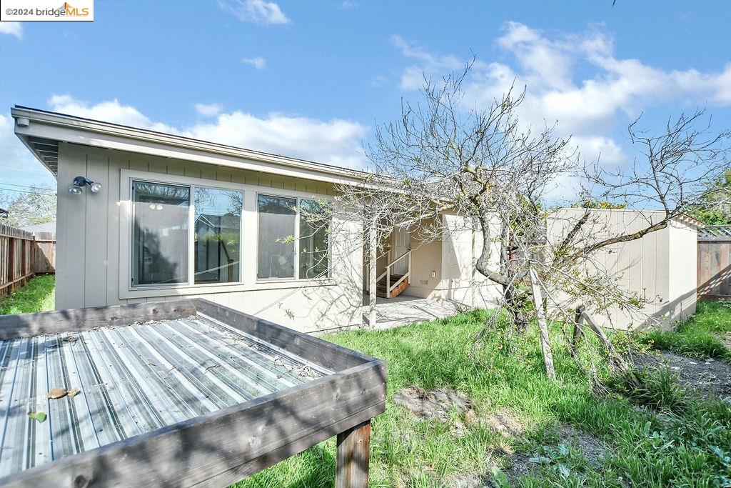 428 Wisteria Dr