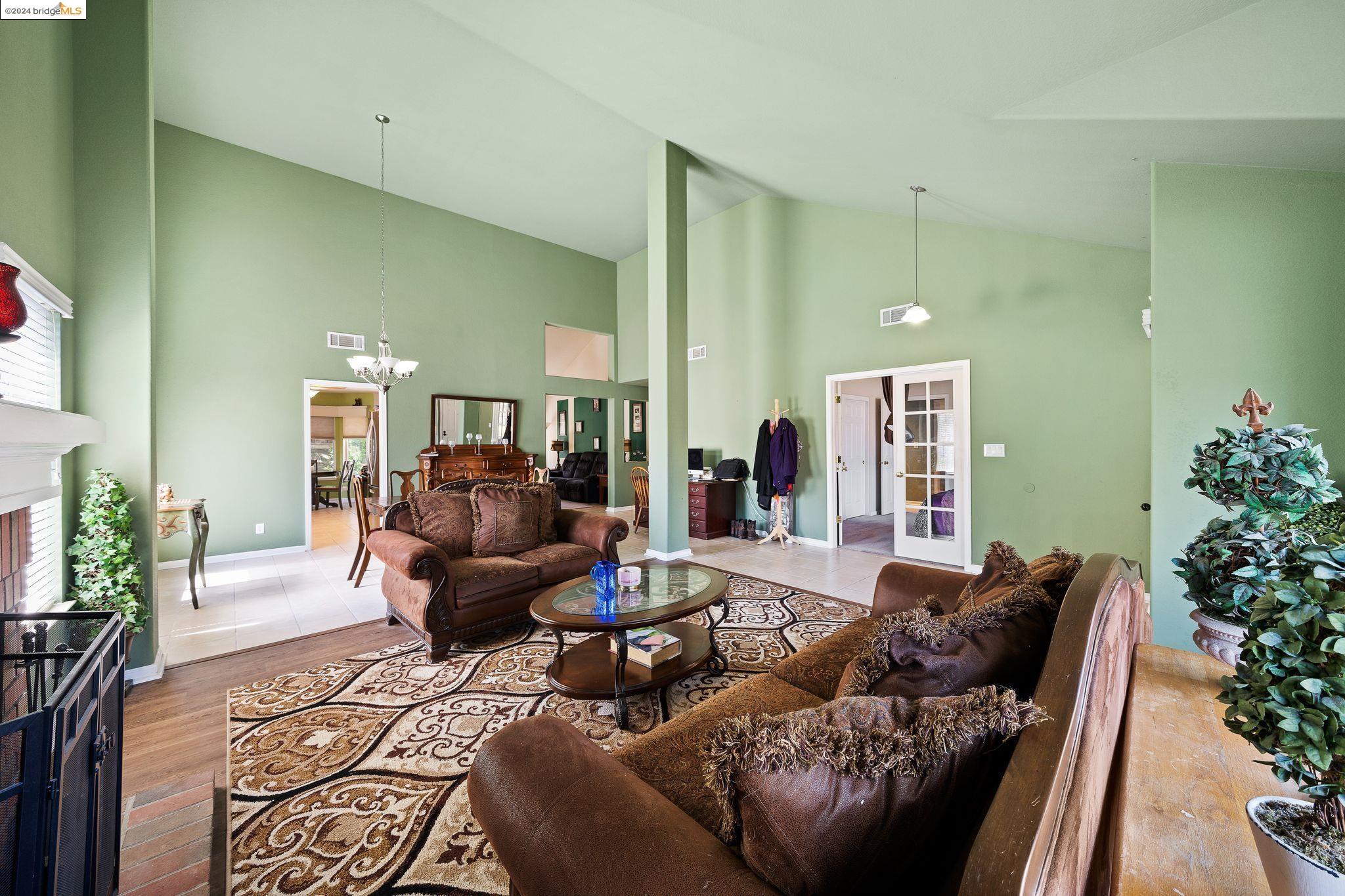 4444 Rock Island Dr