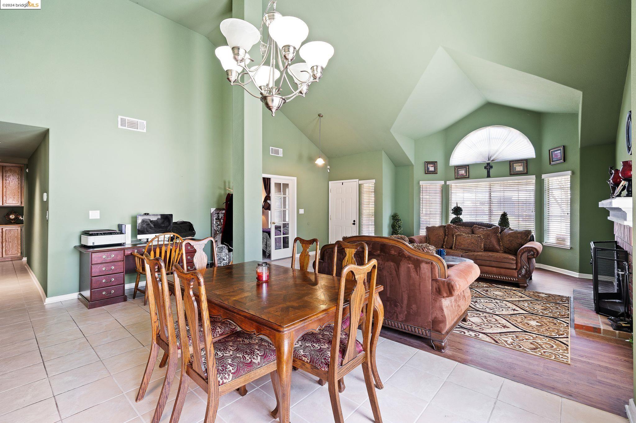 4444 Rock Island Dr