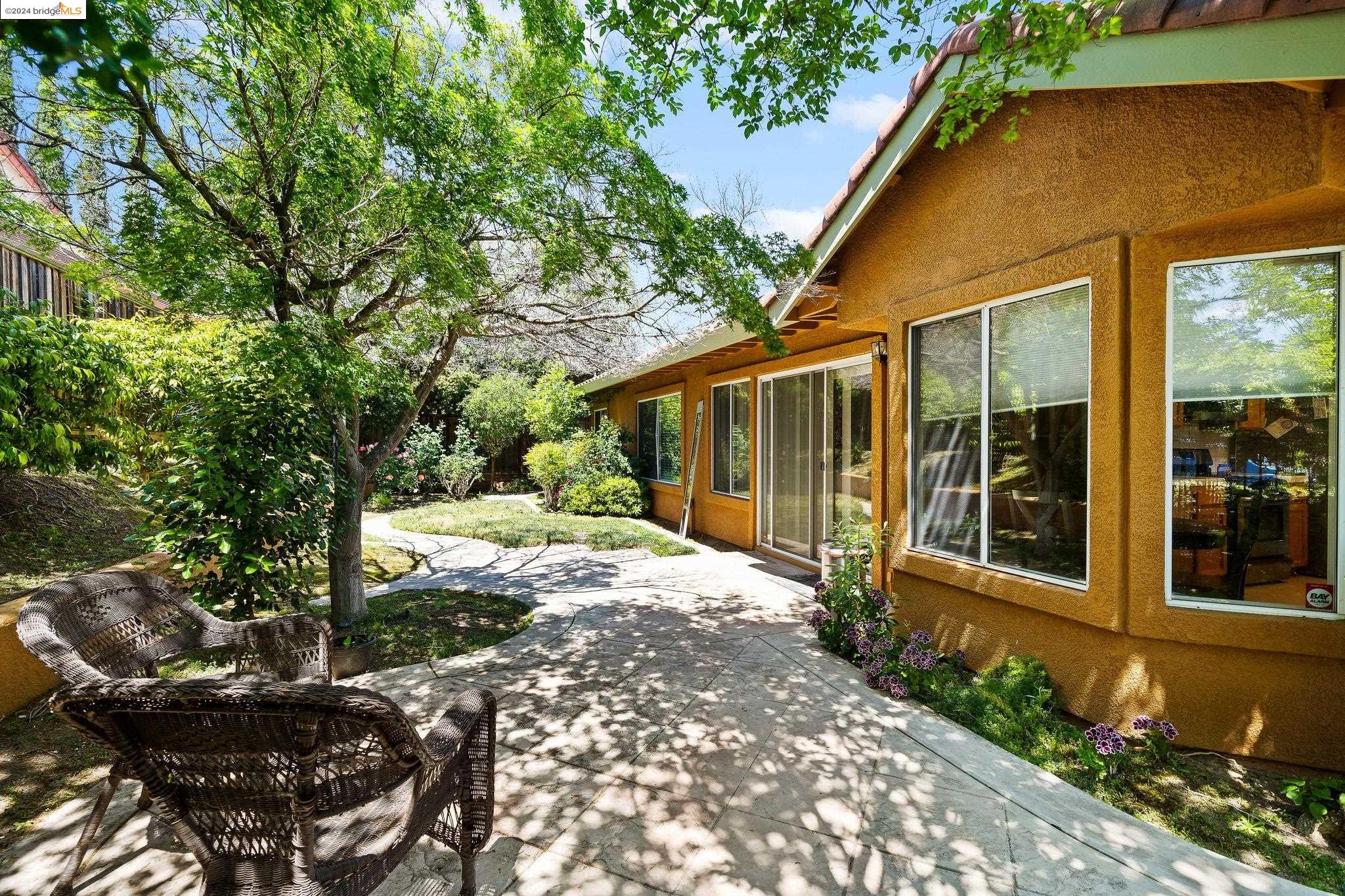 4444 Rock Island Dr