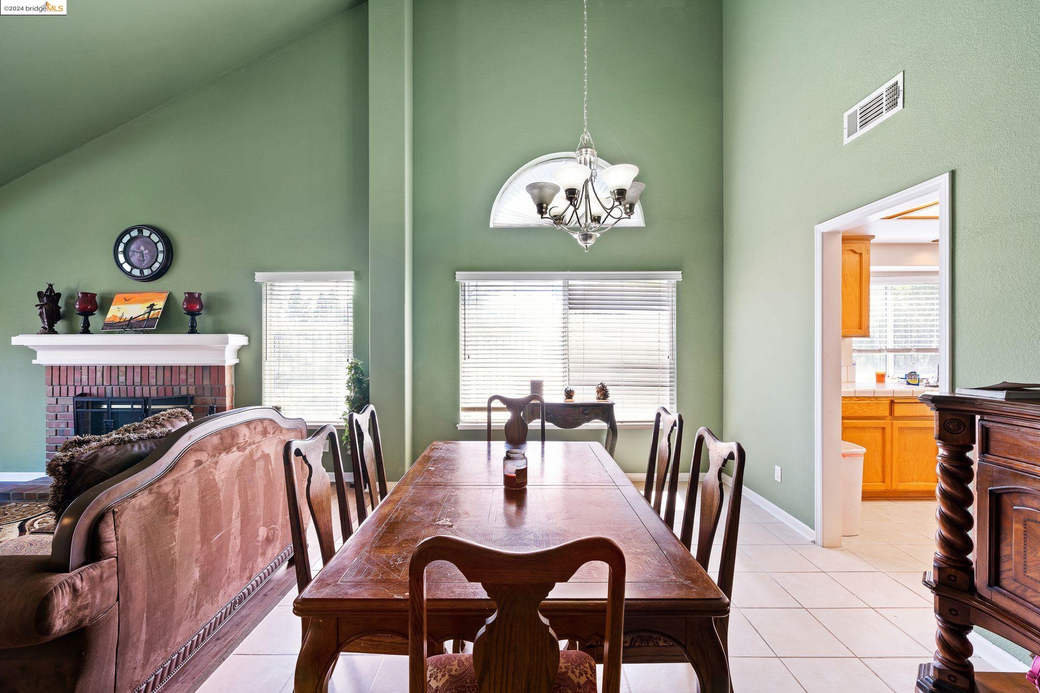4444 Rock Island Dr