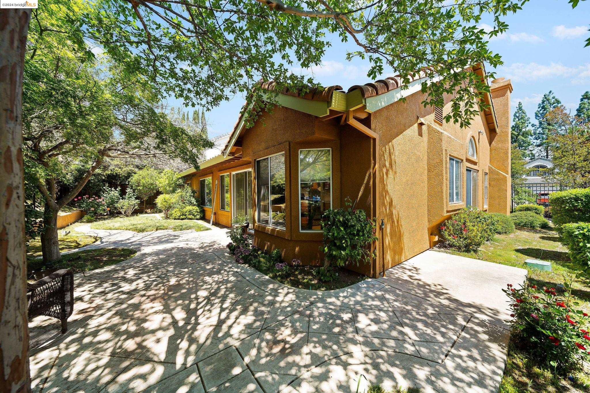 4444 Rock Island Dr