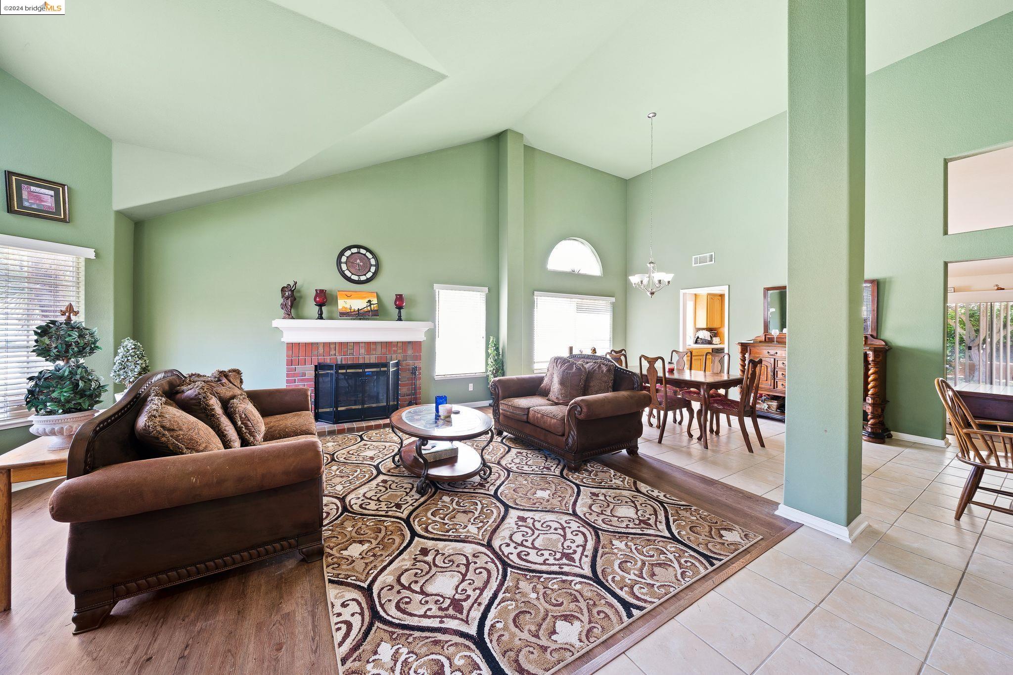 4444 Rock Island Dr