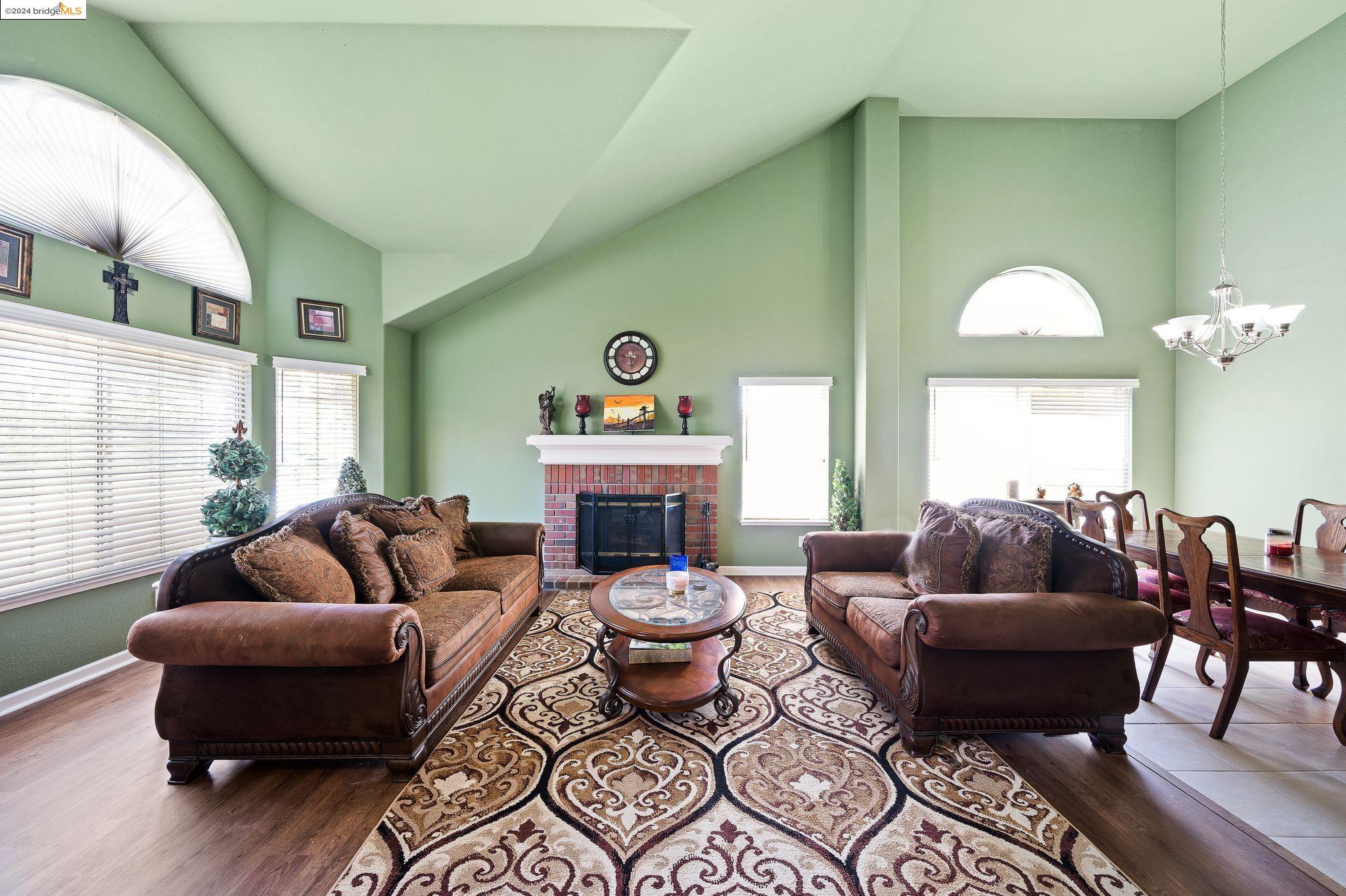 4444 Rock Island Dr