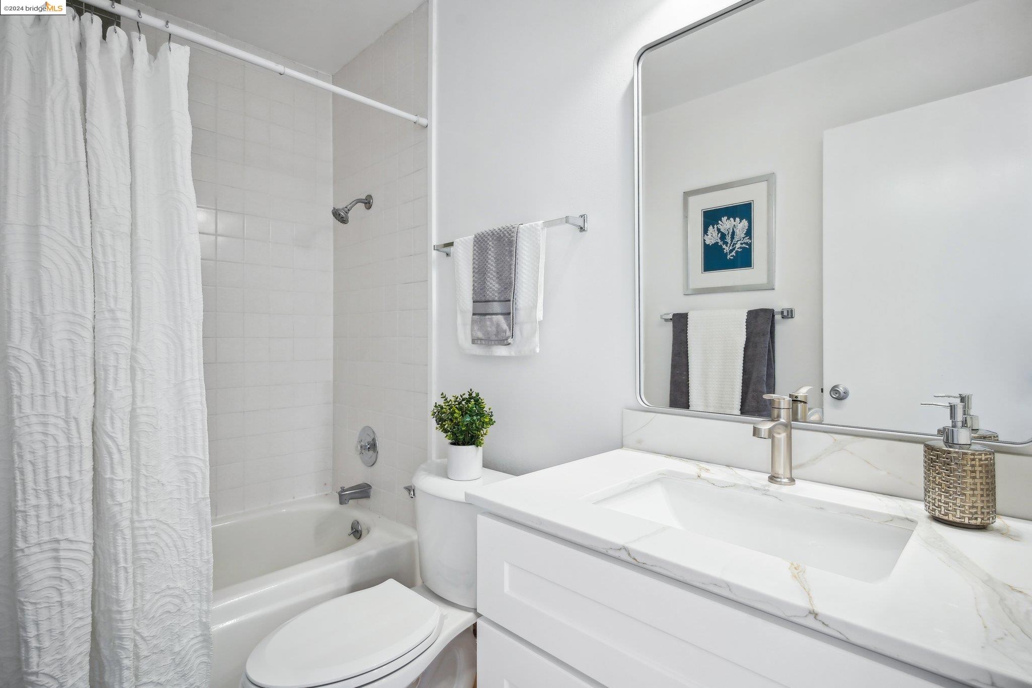 260 Chilpancingo Pkwy # 25