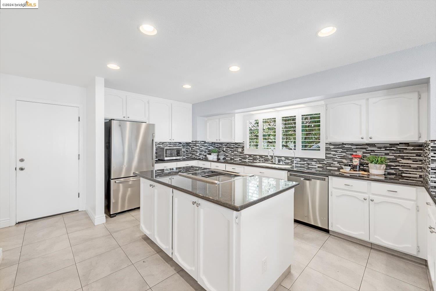 5631 Starboard Dr