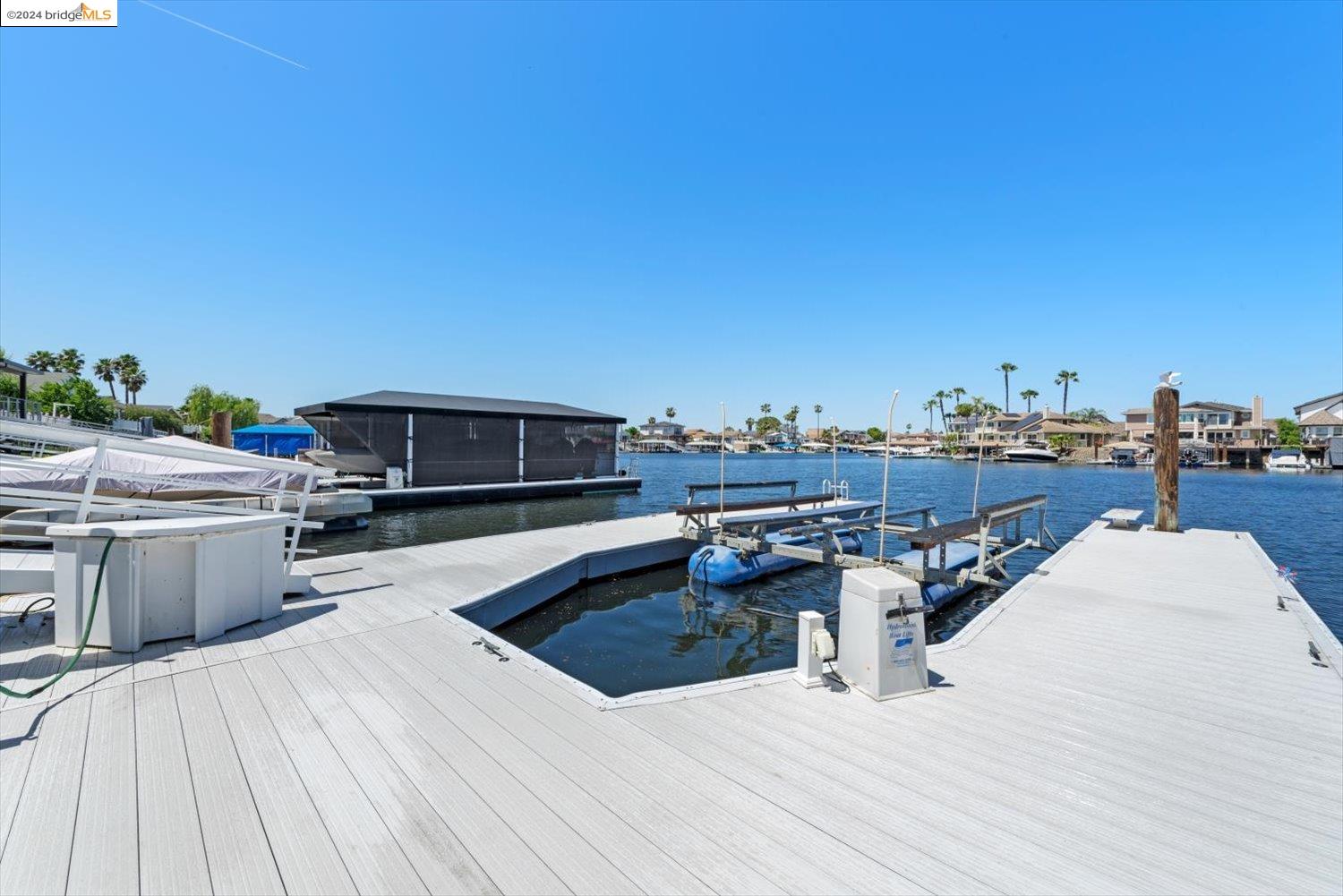 5631 Starboard Dr