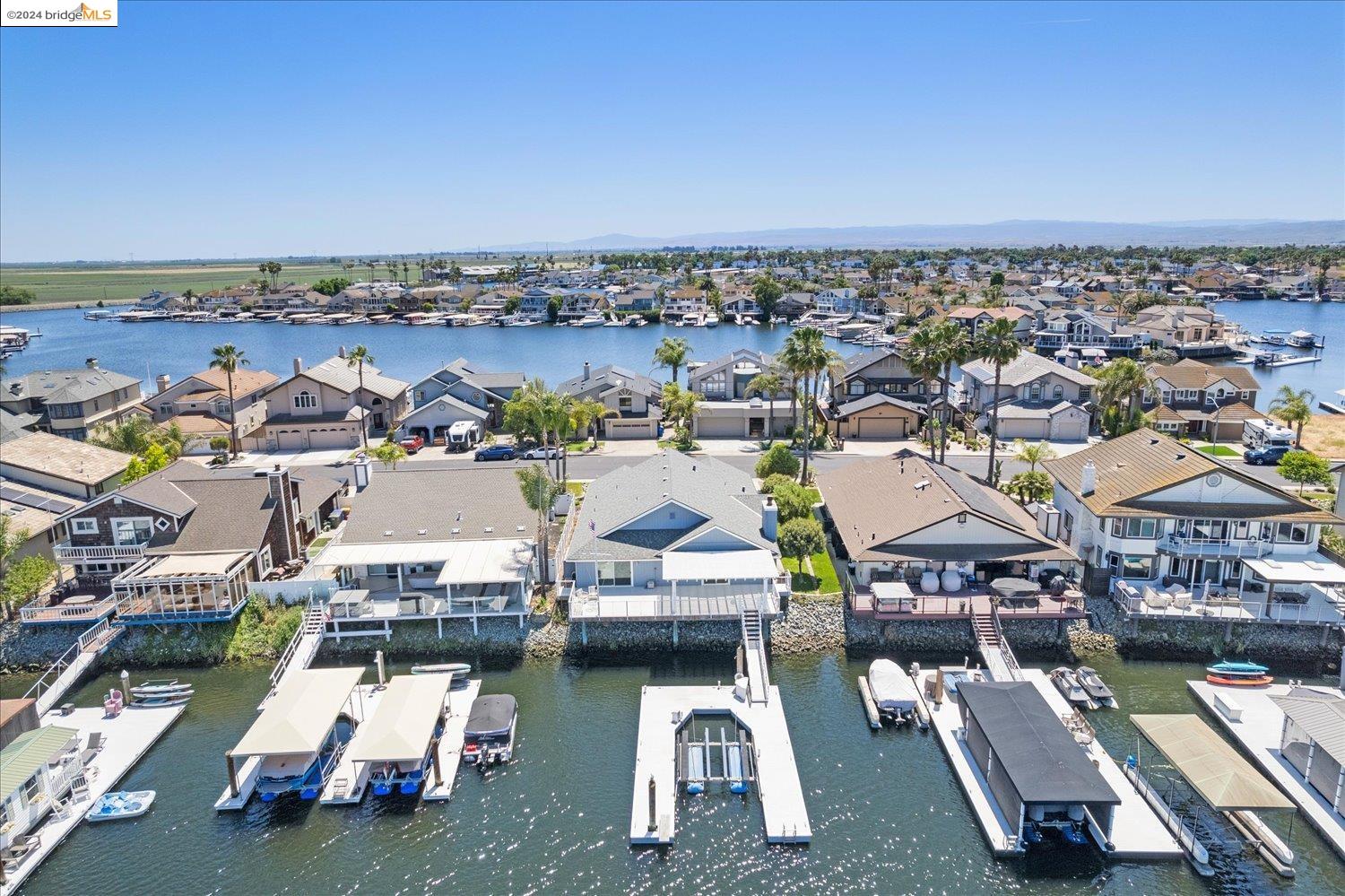 5631 Starboard Dr