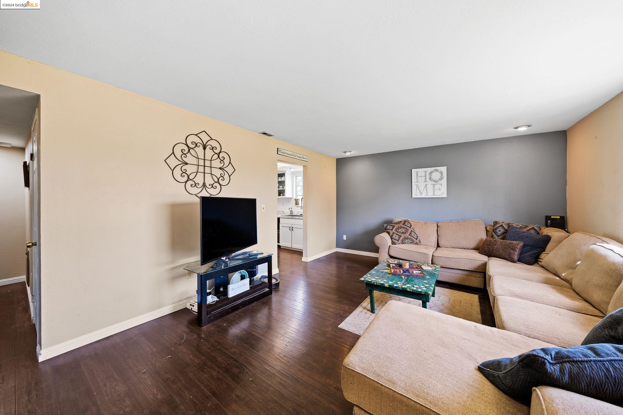 5345 Sandmound Blvd