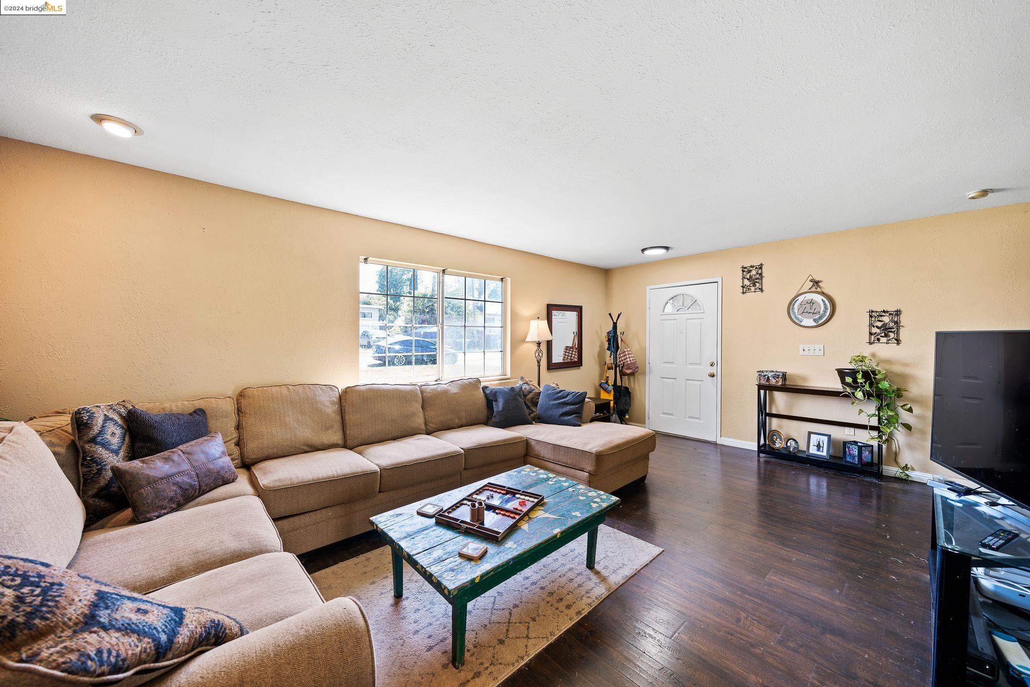 5345 Sandmound Blvd