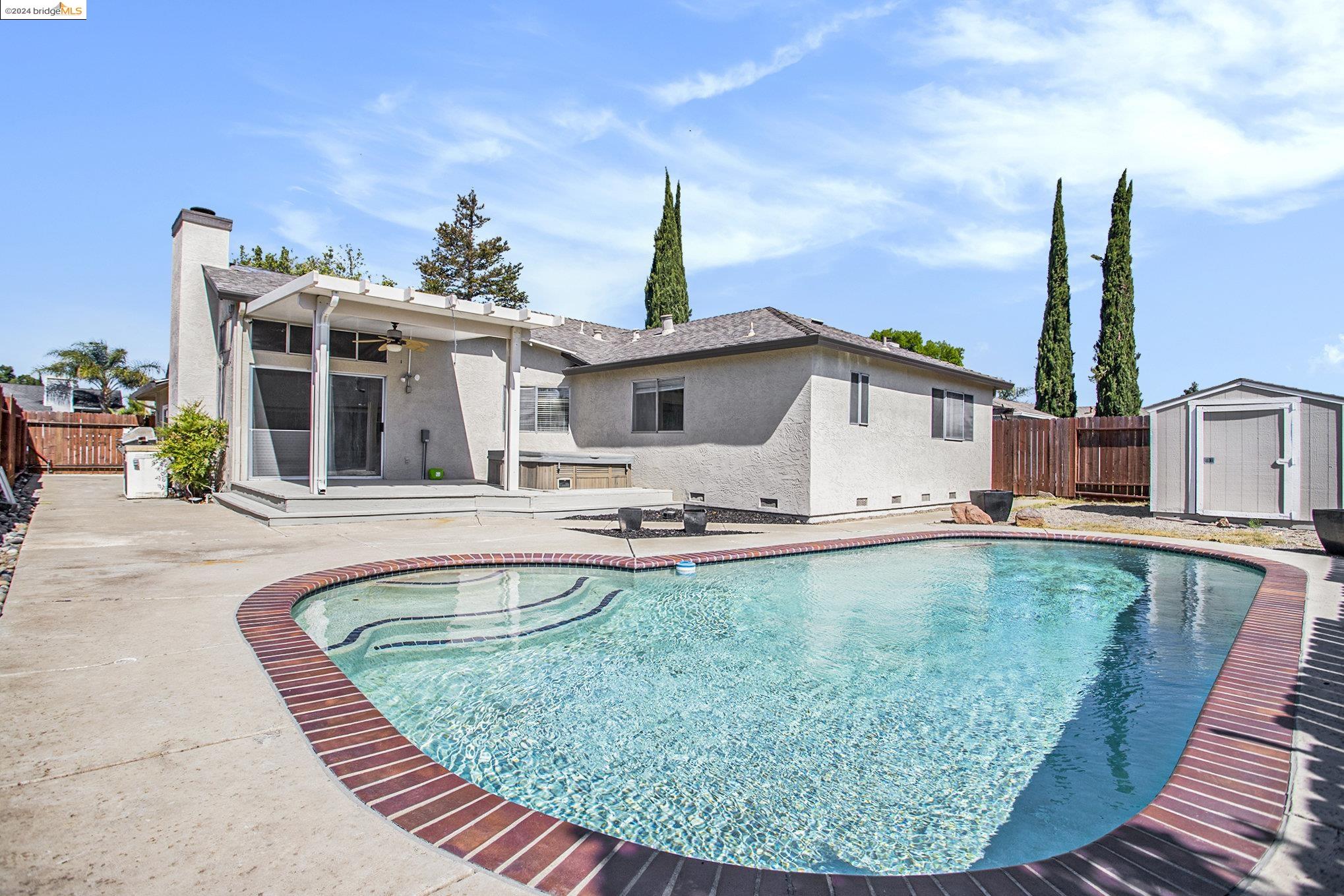 1410 Port Ct