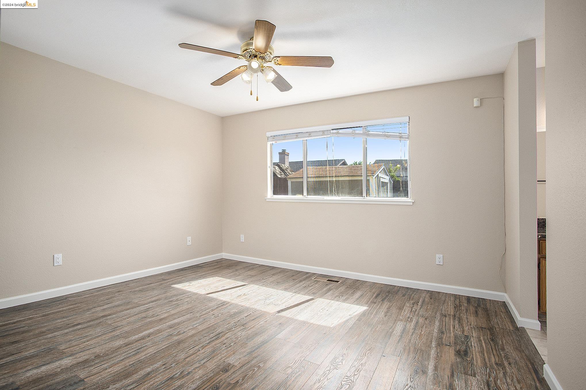 1410 Port Ct