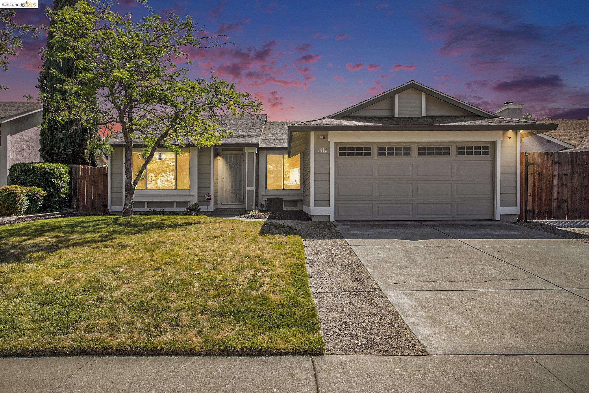 1410 Port Ct