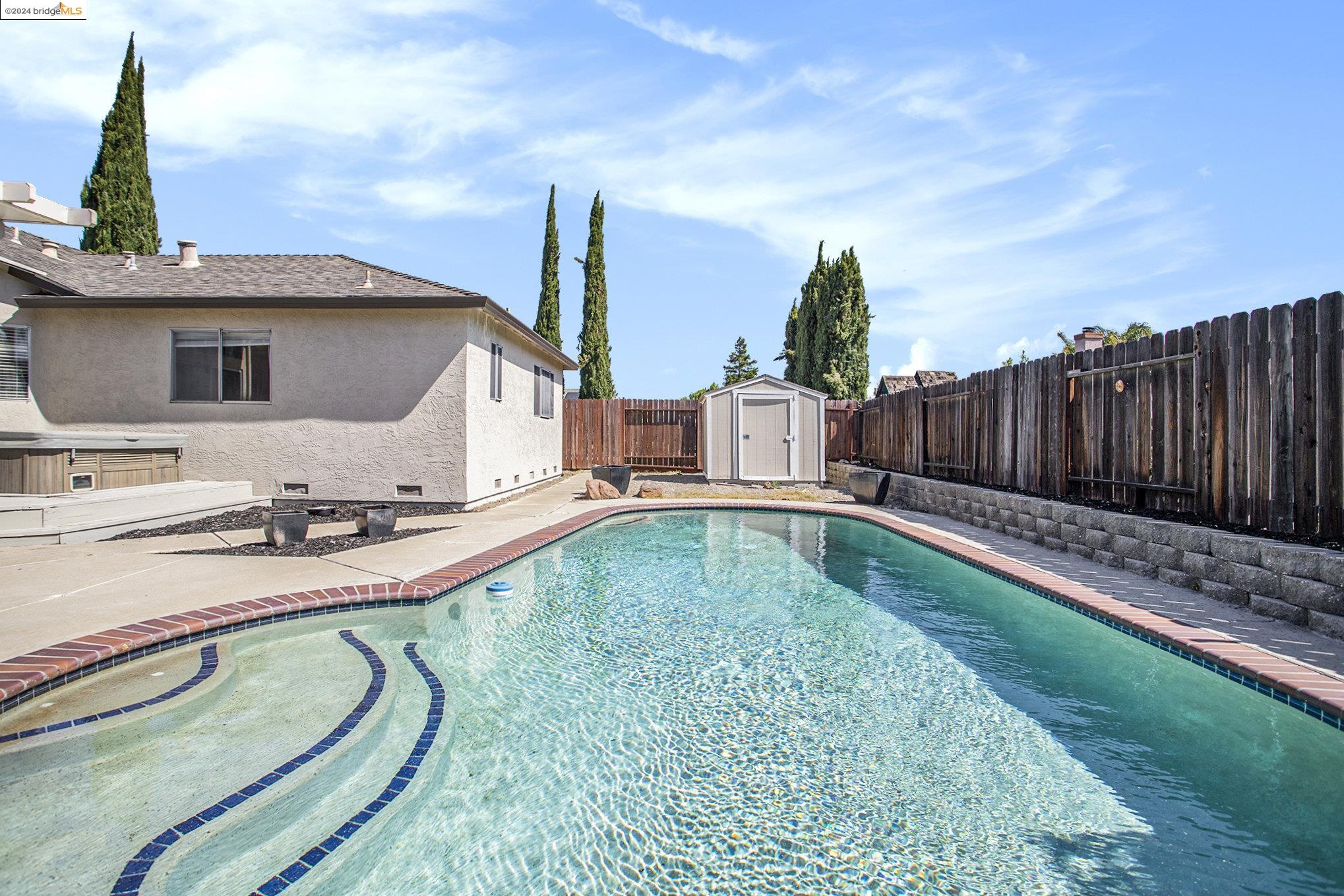 1410 Port Ct
