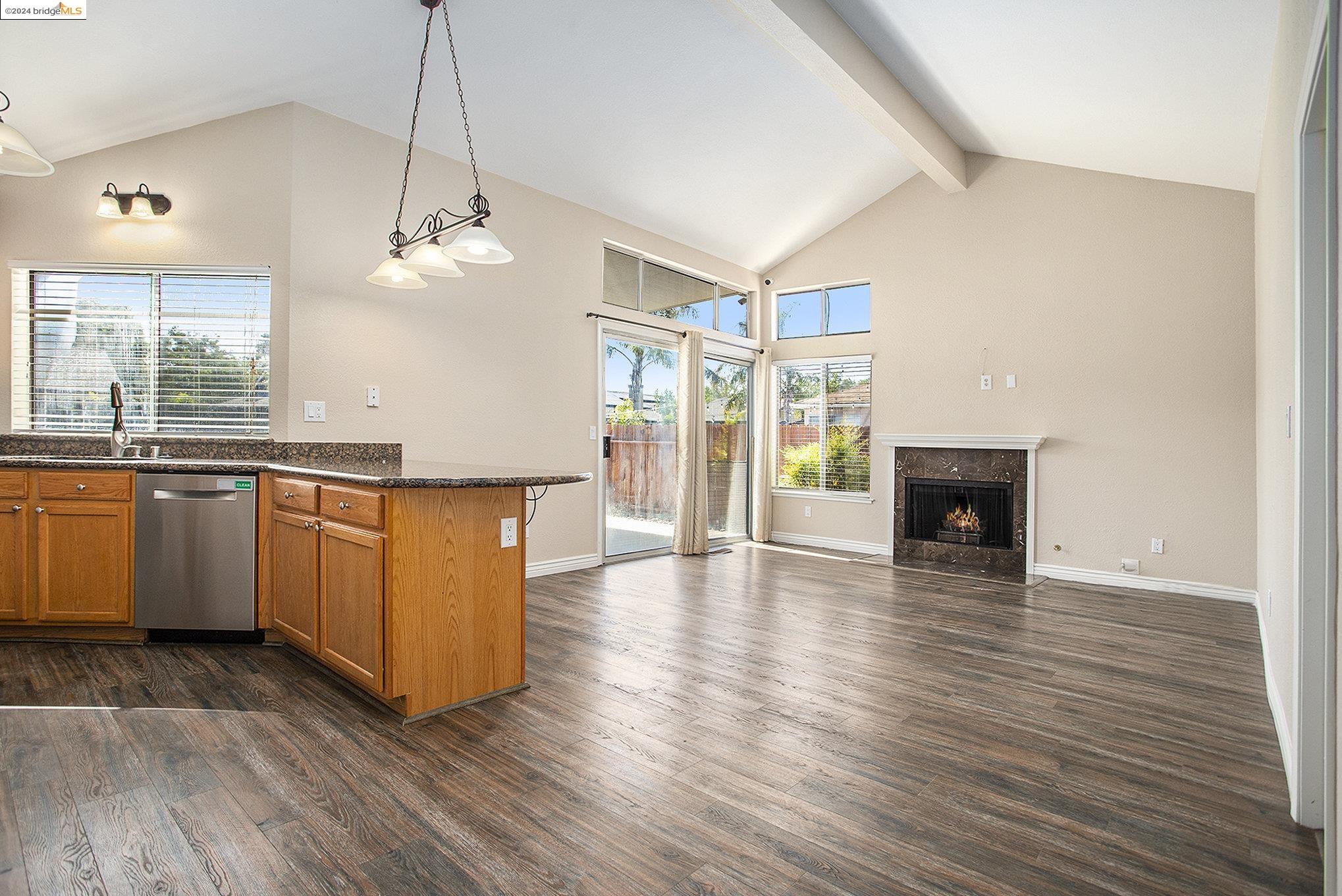1410 Port Ct