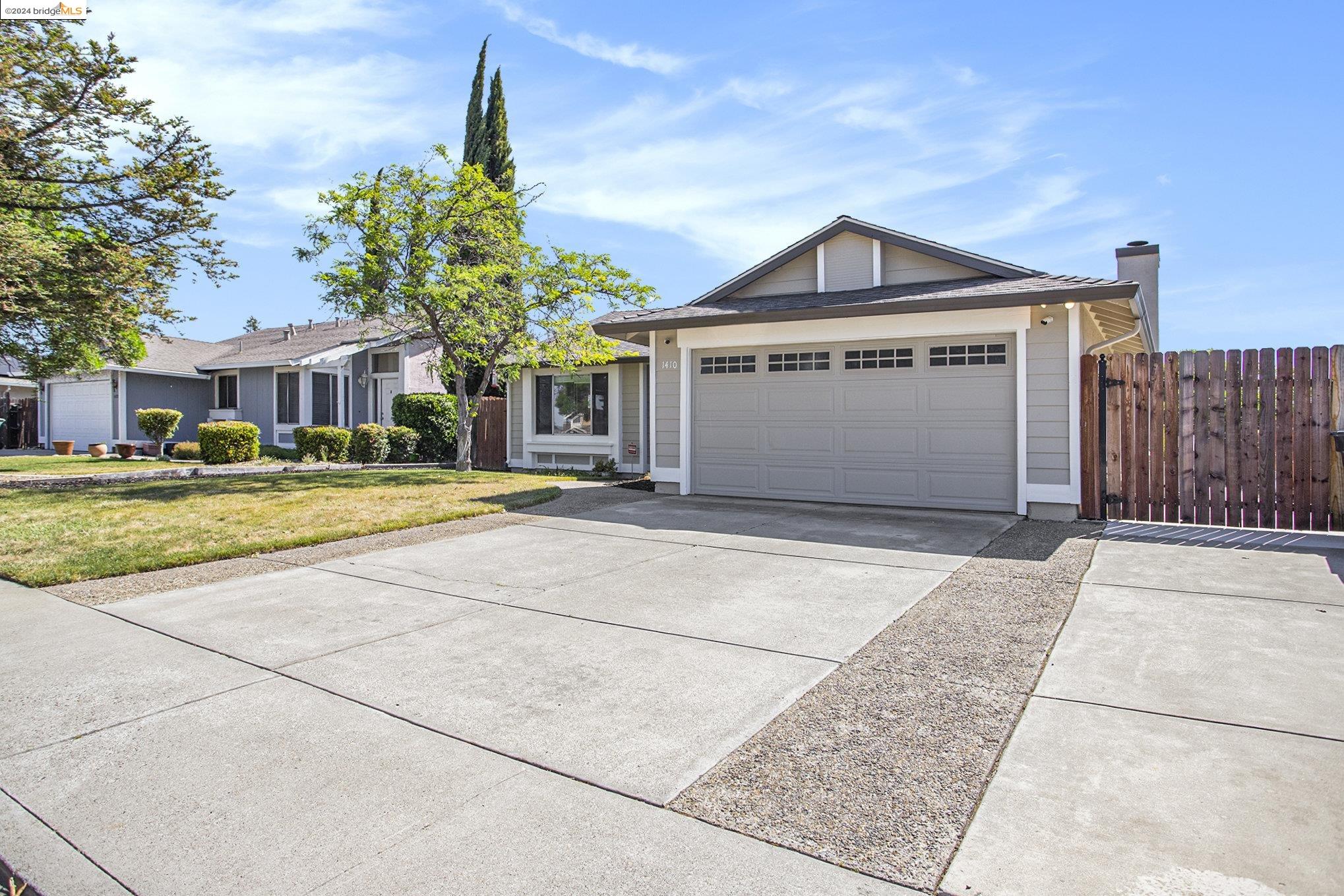 1410 Port Ct