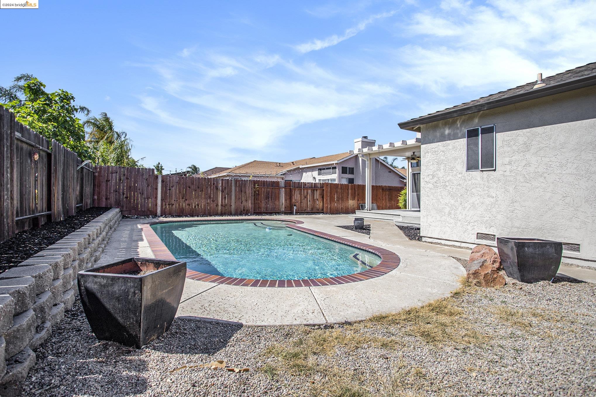 1410 Port Ct