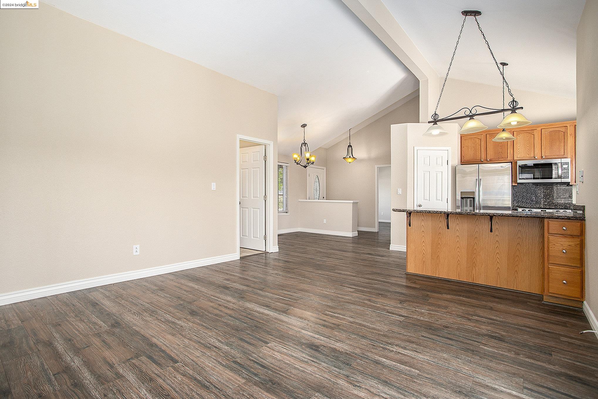 1410 Port Ct