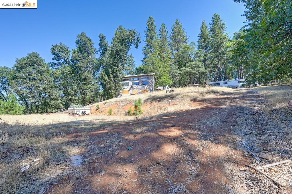 17456 Knoll Top Dr