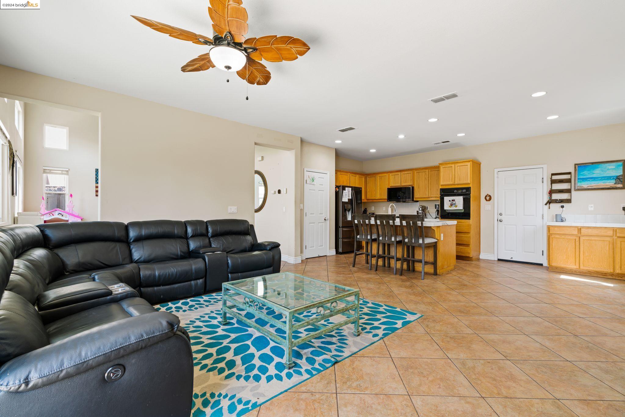 632 Cambridge Ct