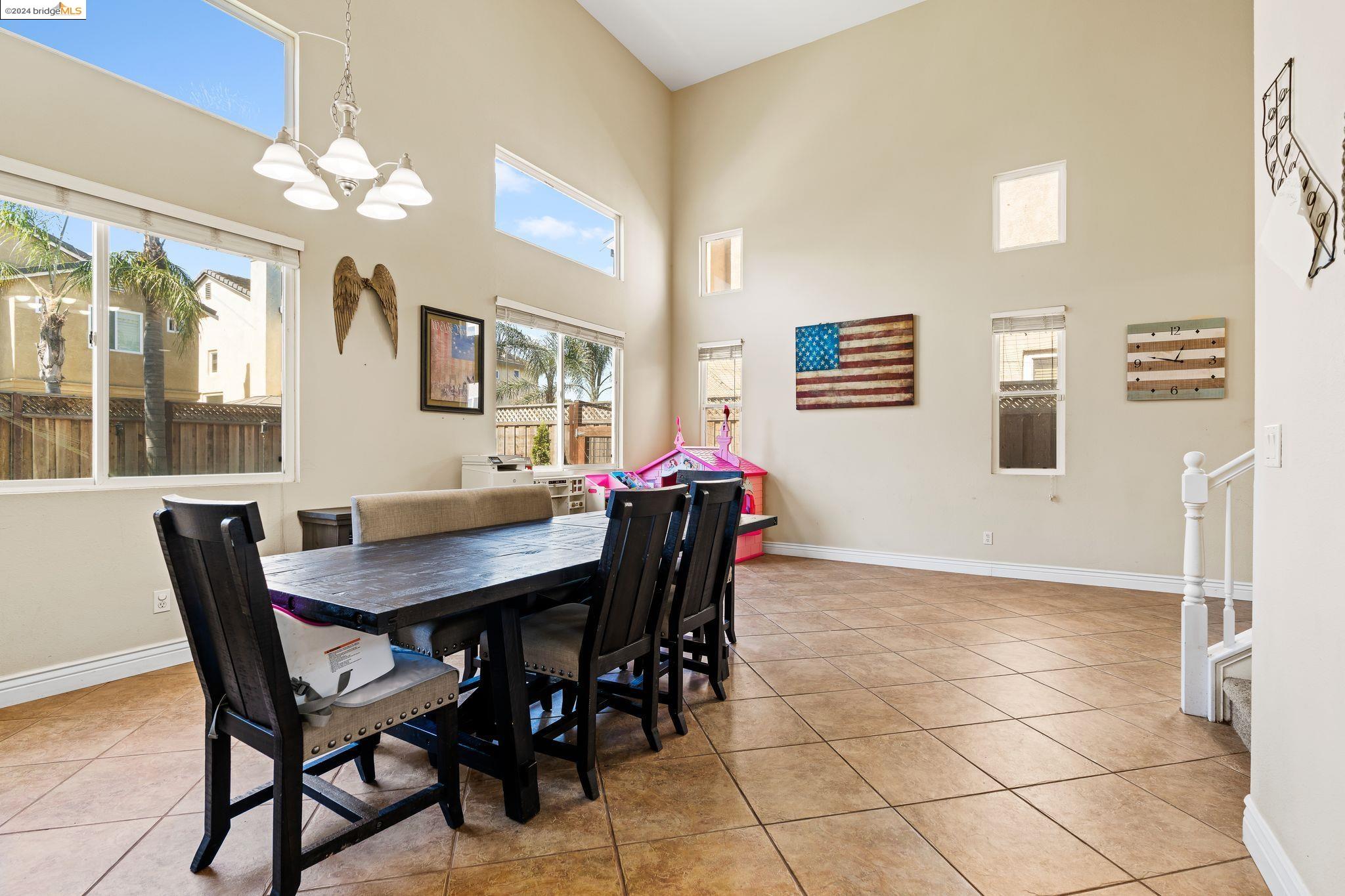 632 Cambridge Ct