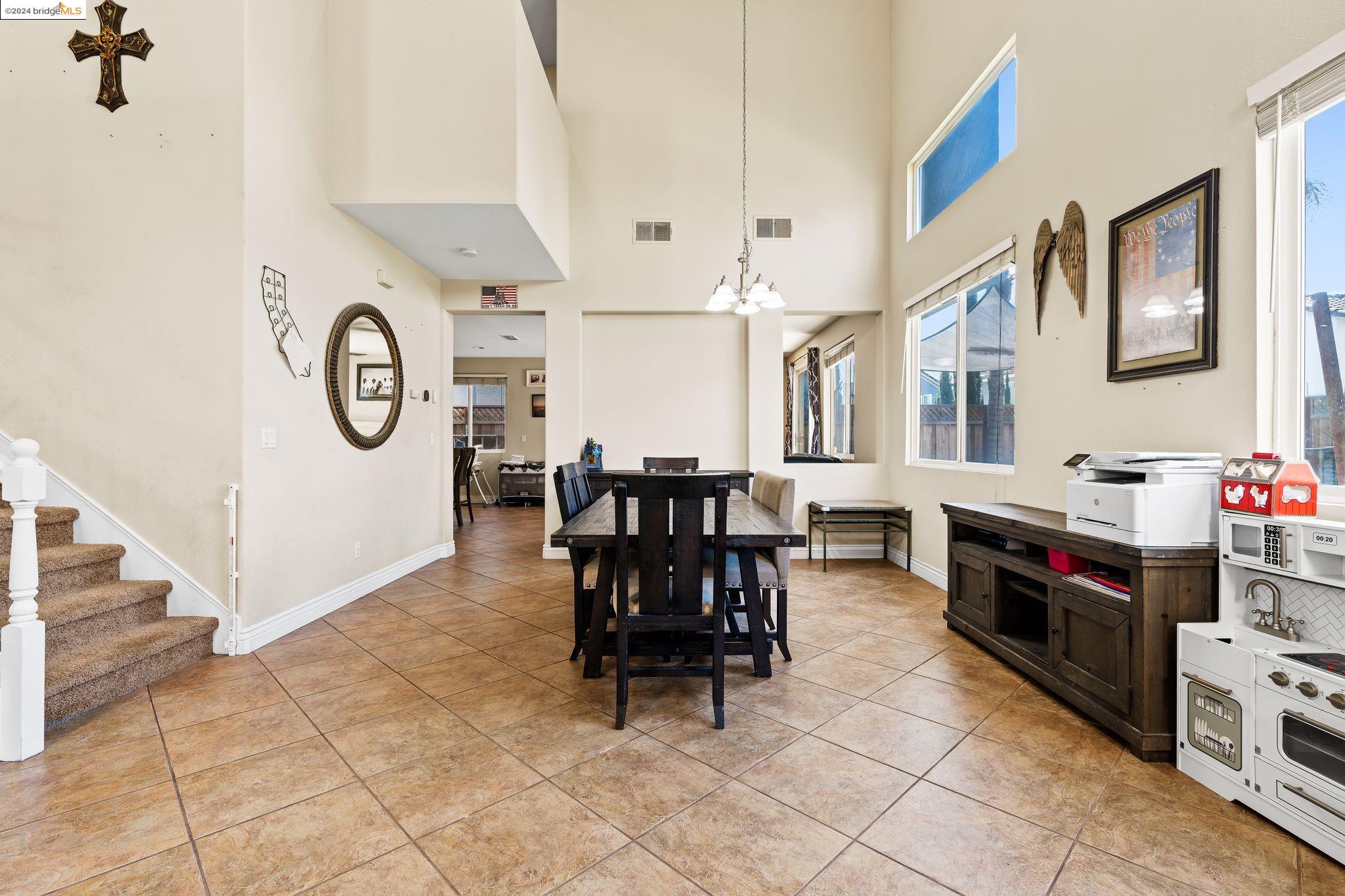 632 Cambridge Ct