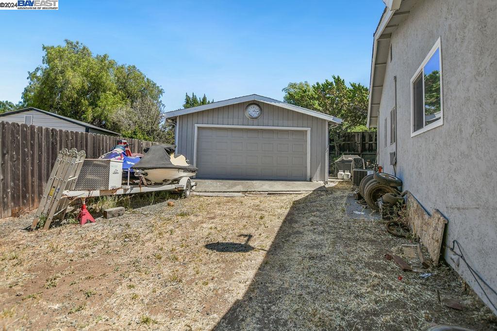 2169 El Seco Way