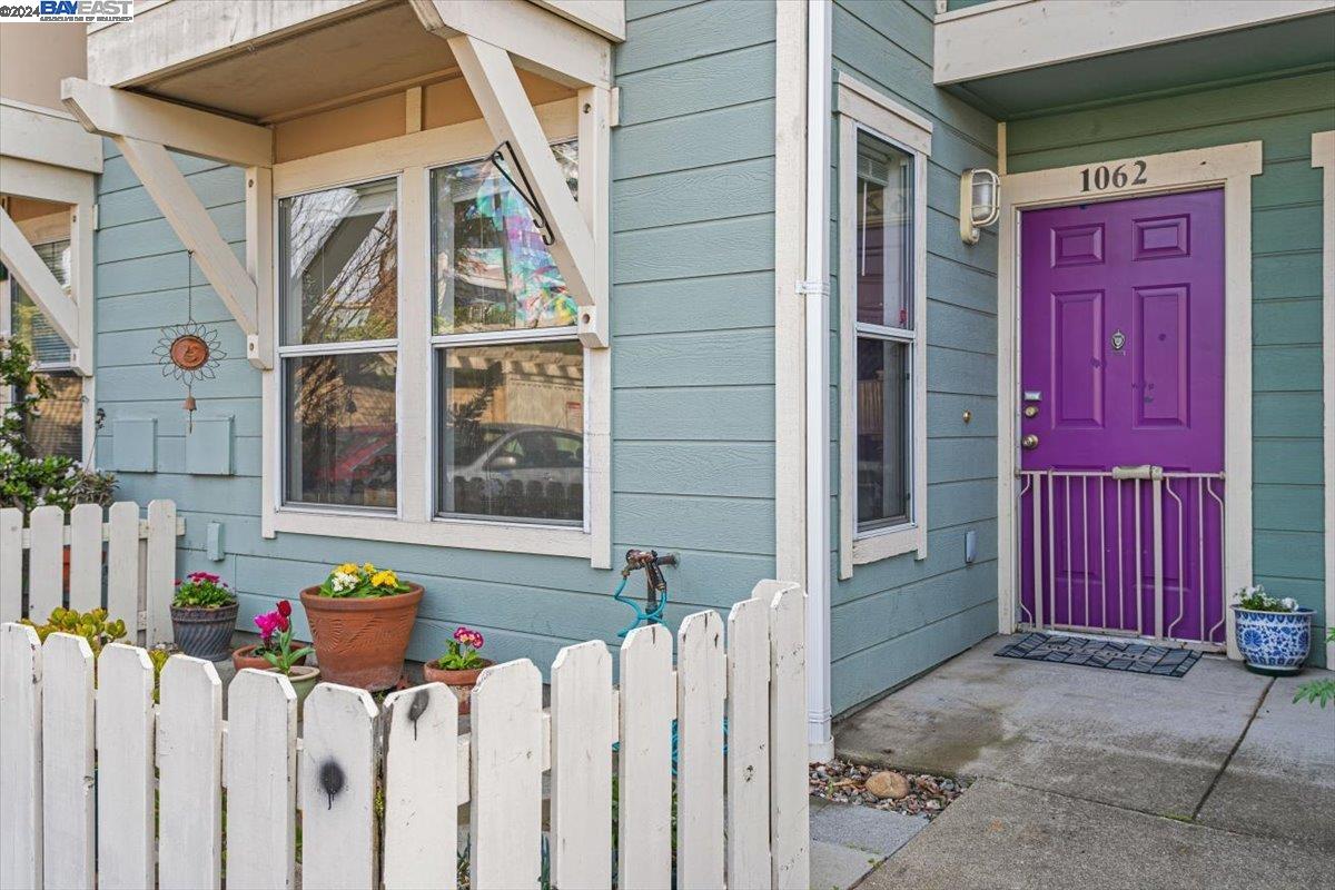 1062 Santa Ines
