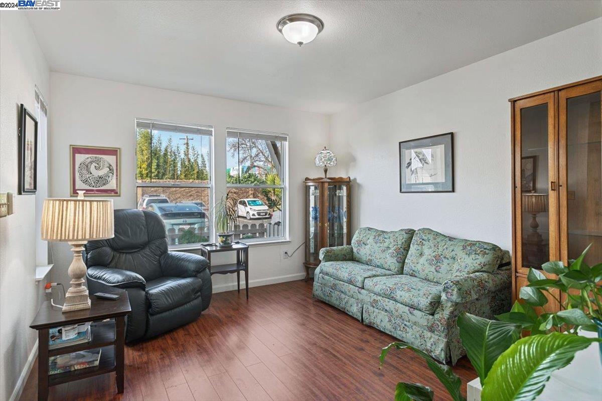 1062 Santa Ines