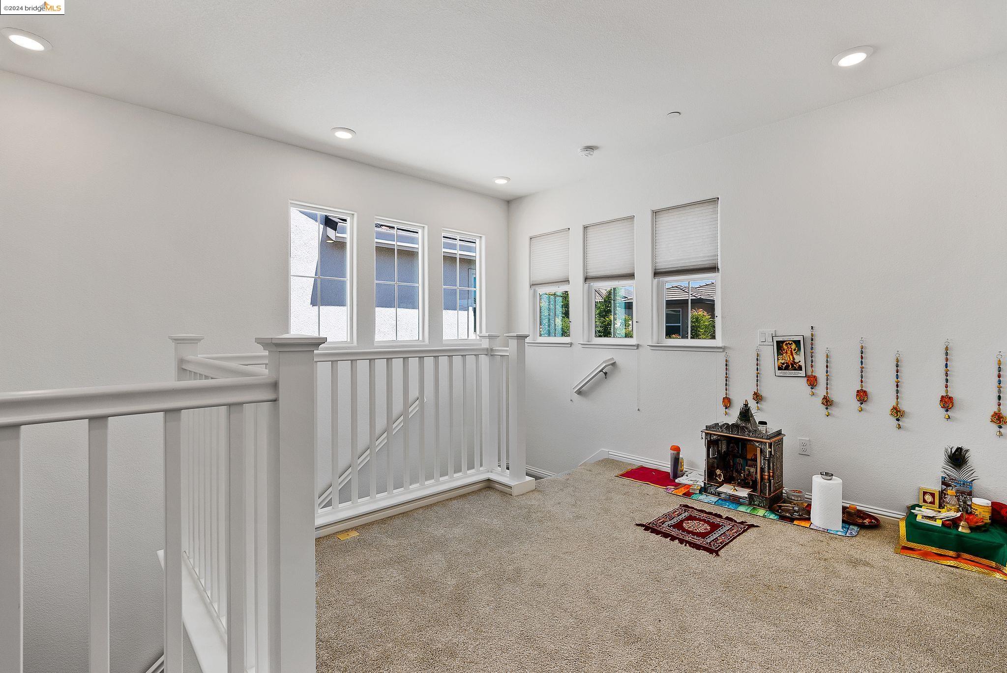 86 Kestral Way