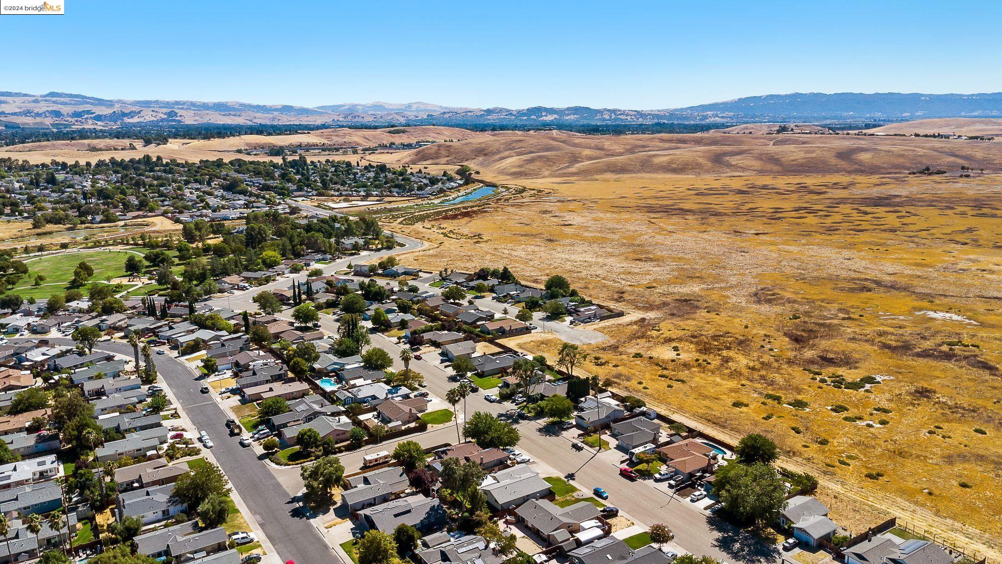 2335 Bluebell Dr