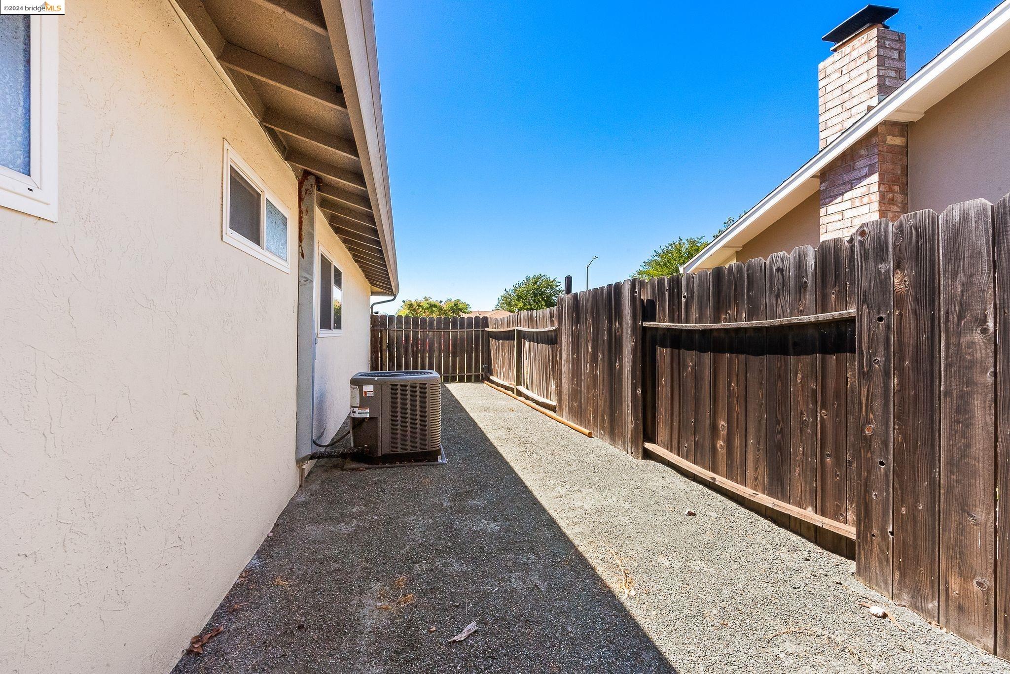 2335 Bluebell Dr