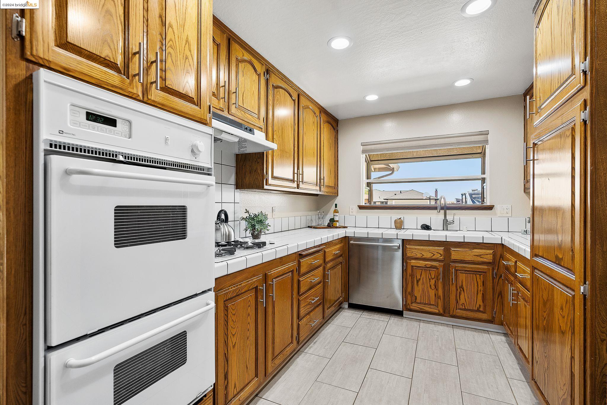 2335 Bluebell Dr