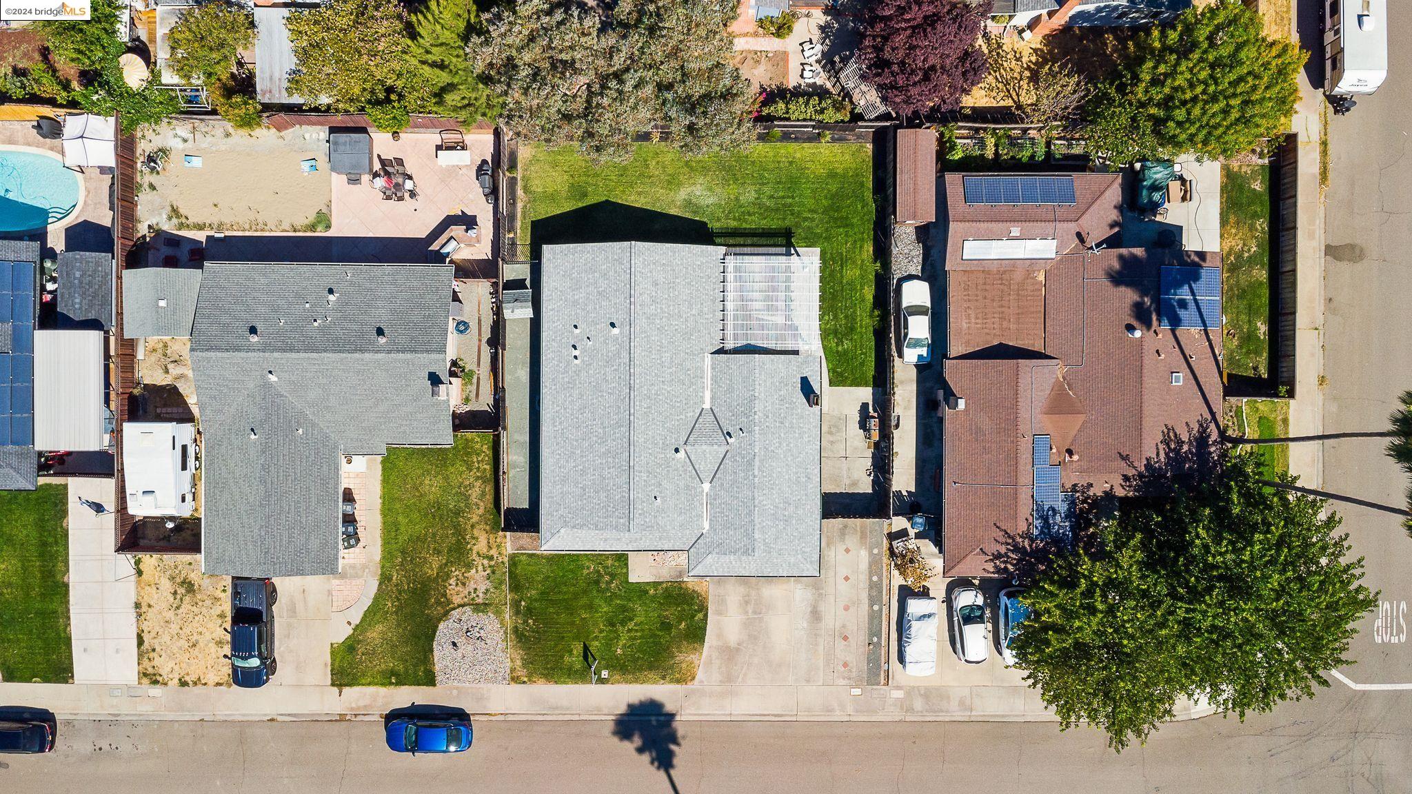 2335 Bluebell Dr