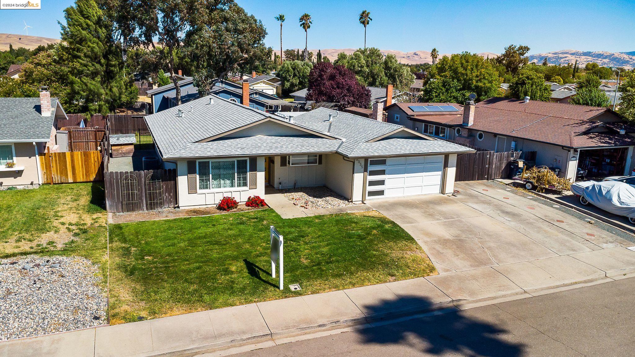 2335 Bluebell Dr