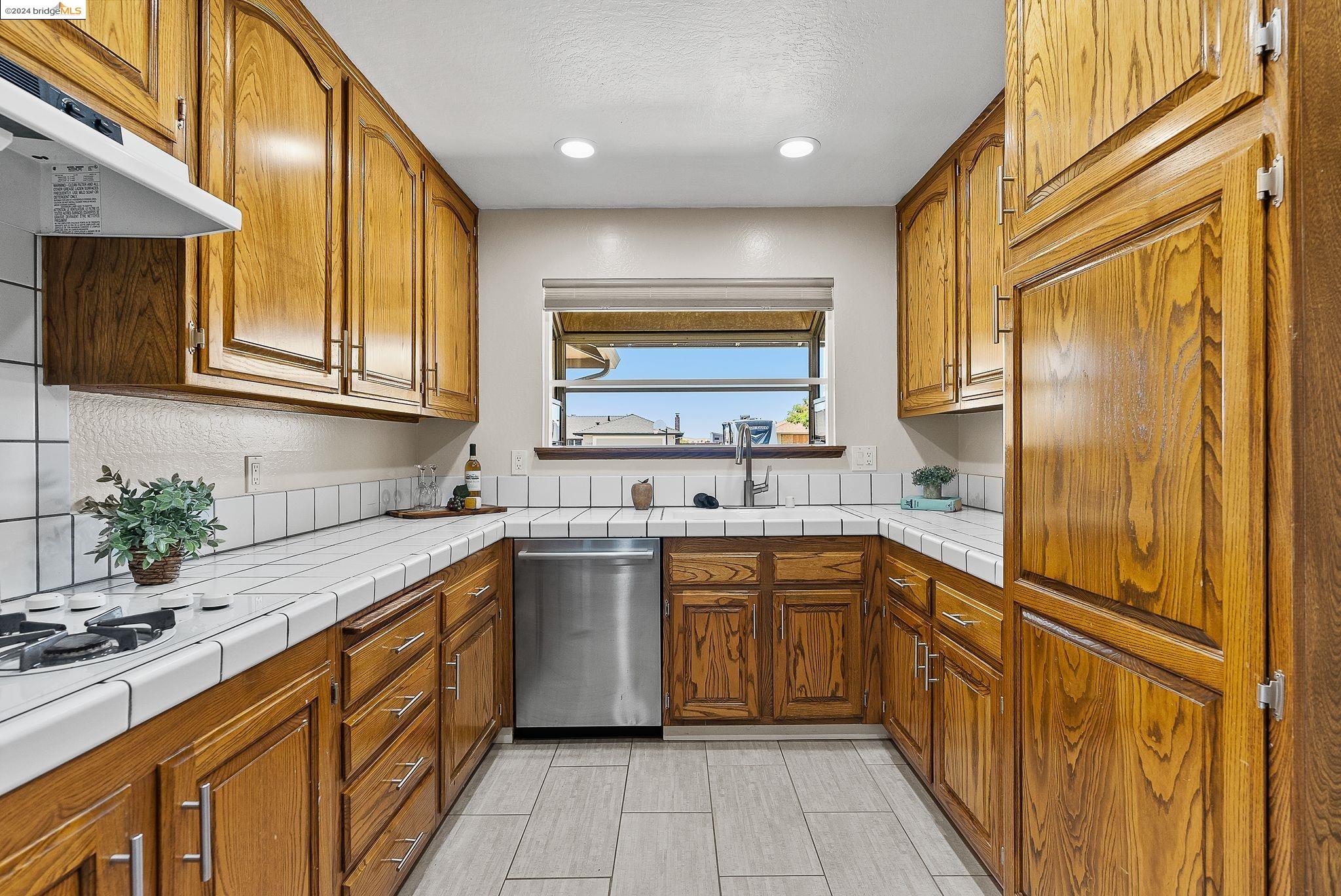 2335 Bluebell Dr