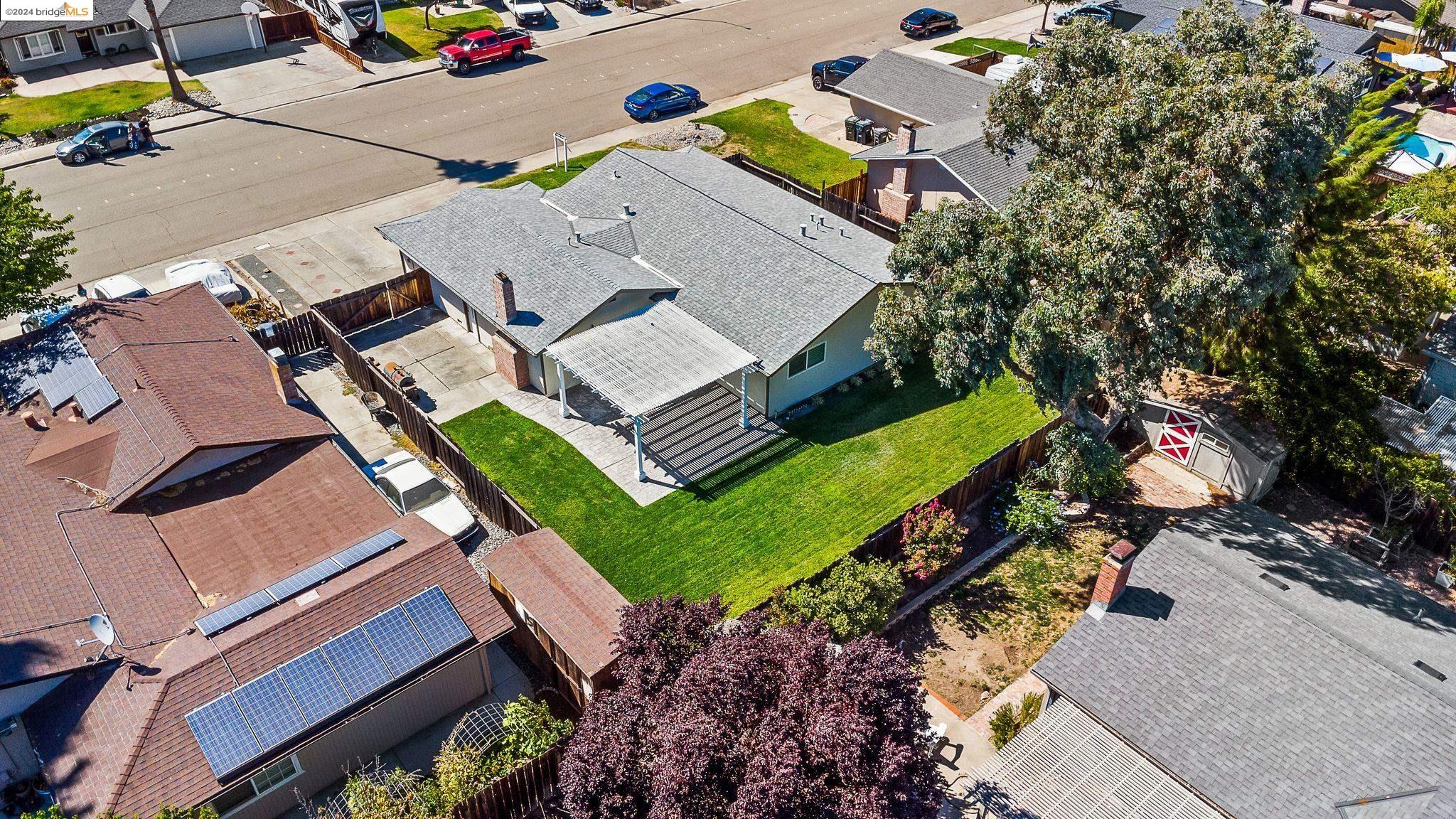 2335 Bluebell Dr