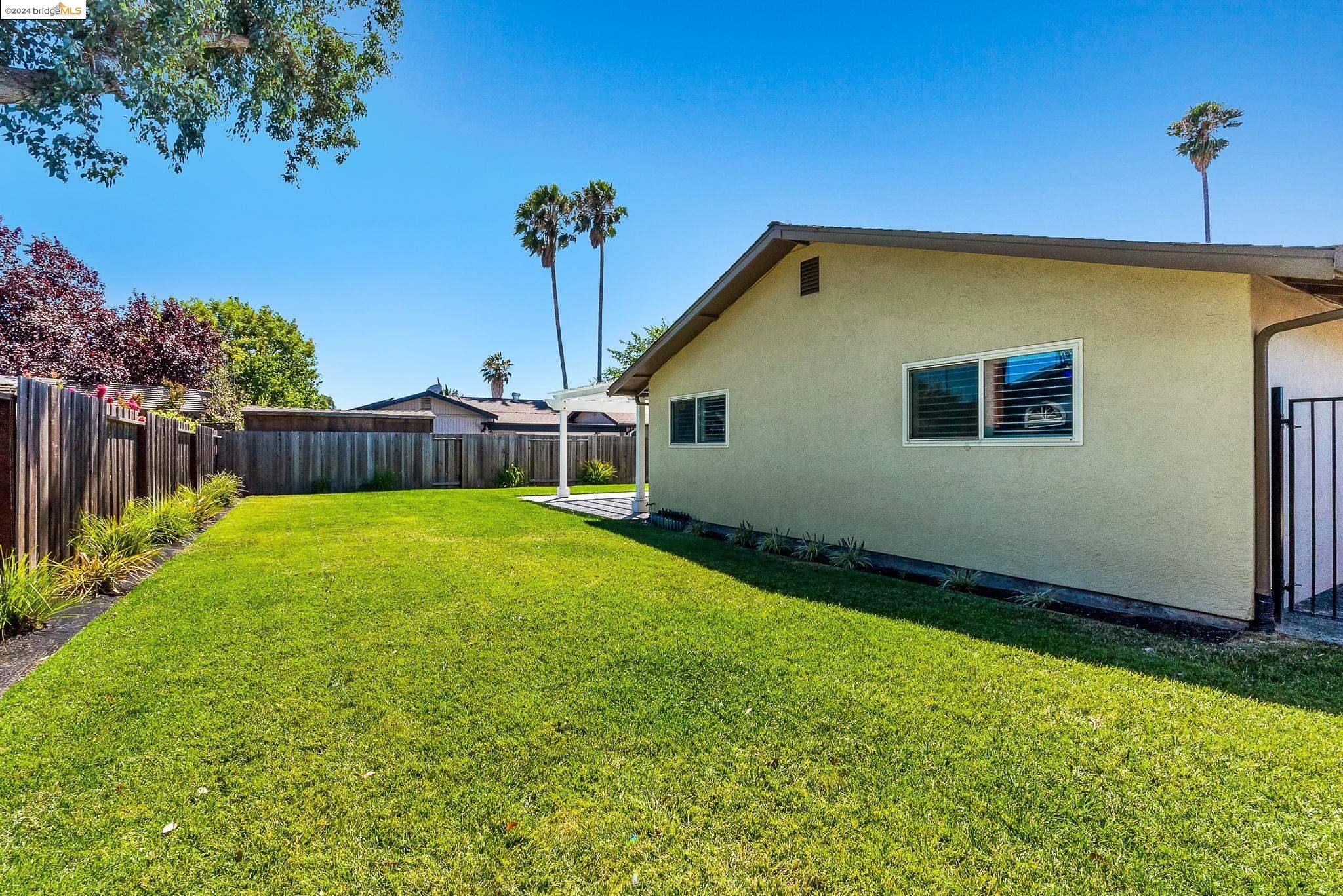 2335 Bluebell Dr