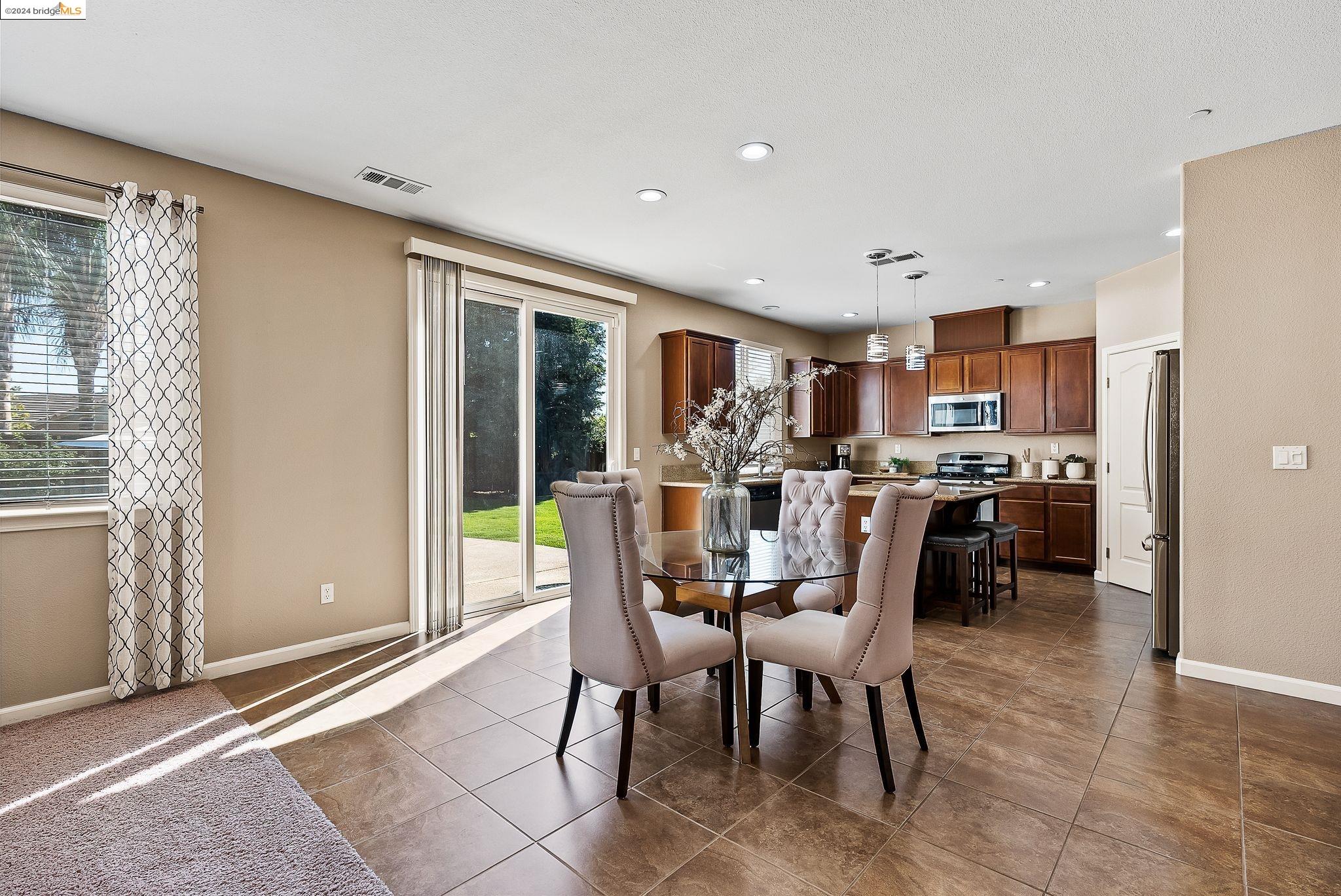 1112 Lavender Dr